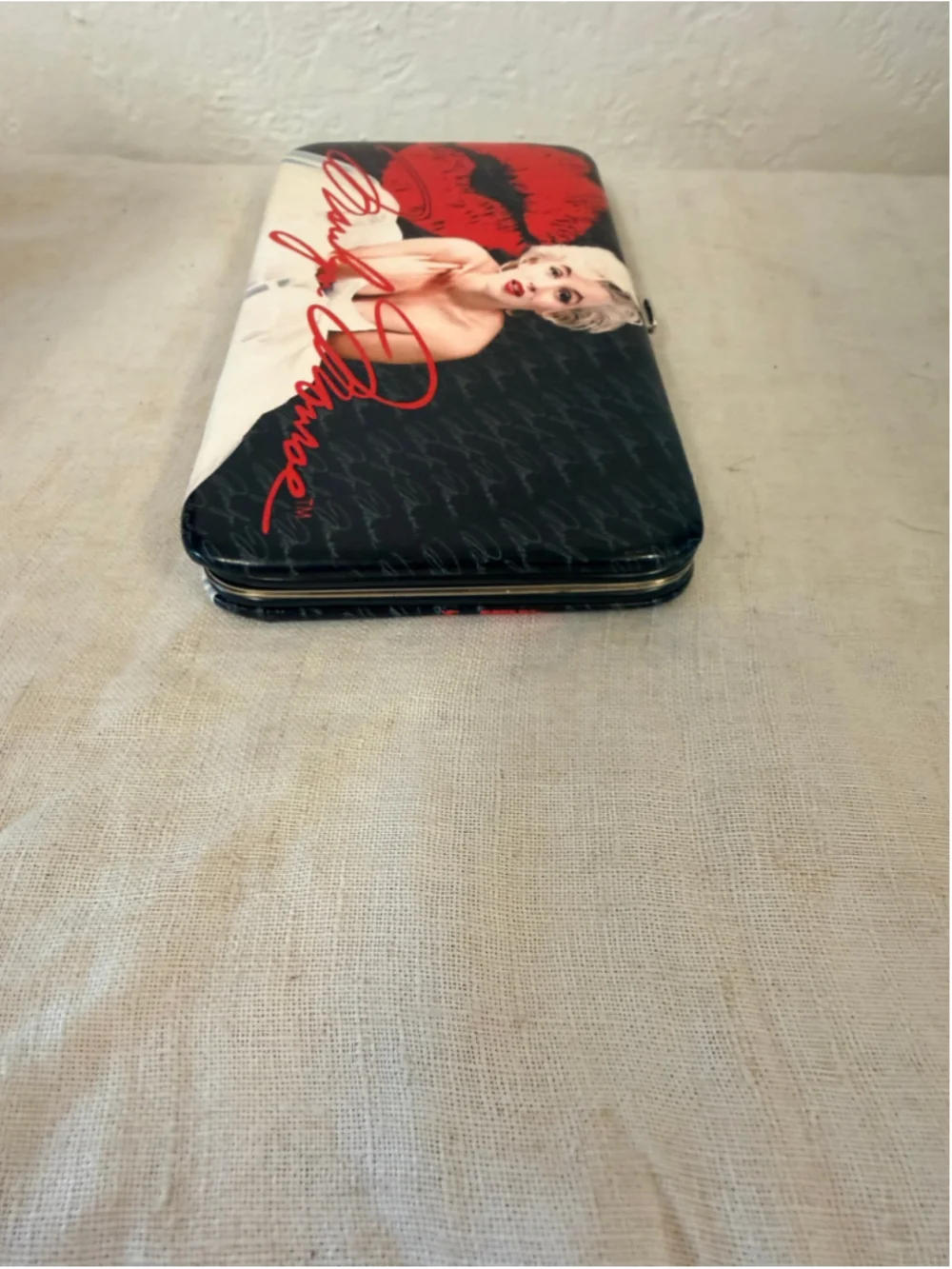 Marilyn Monroe Kissing Lips Women’s Wallet Clutch Billfold